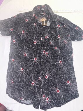 Hot Topic Social Collision spider shirt NWT